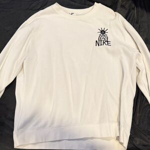 Nike Men's White Crewneck Sweater with Black Graphic